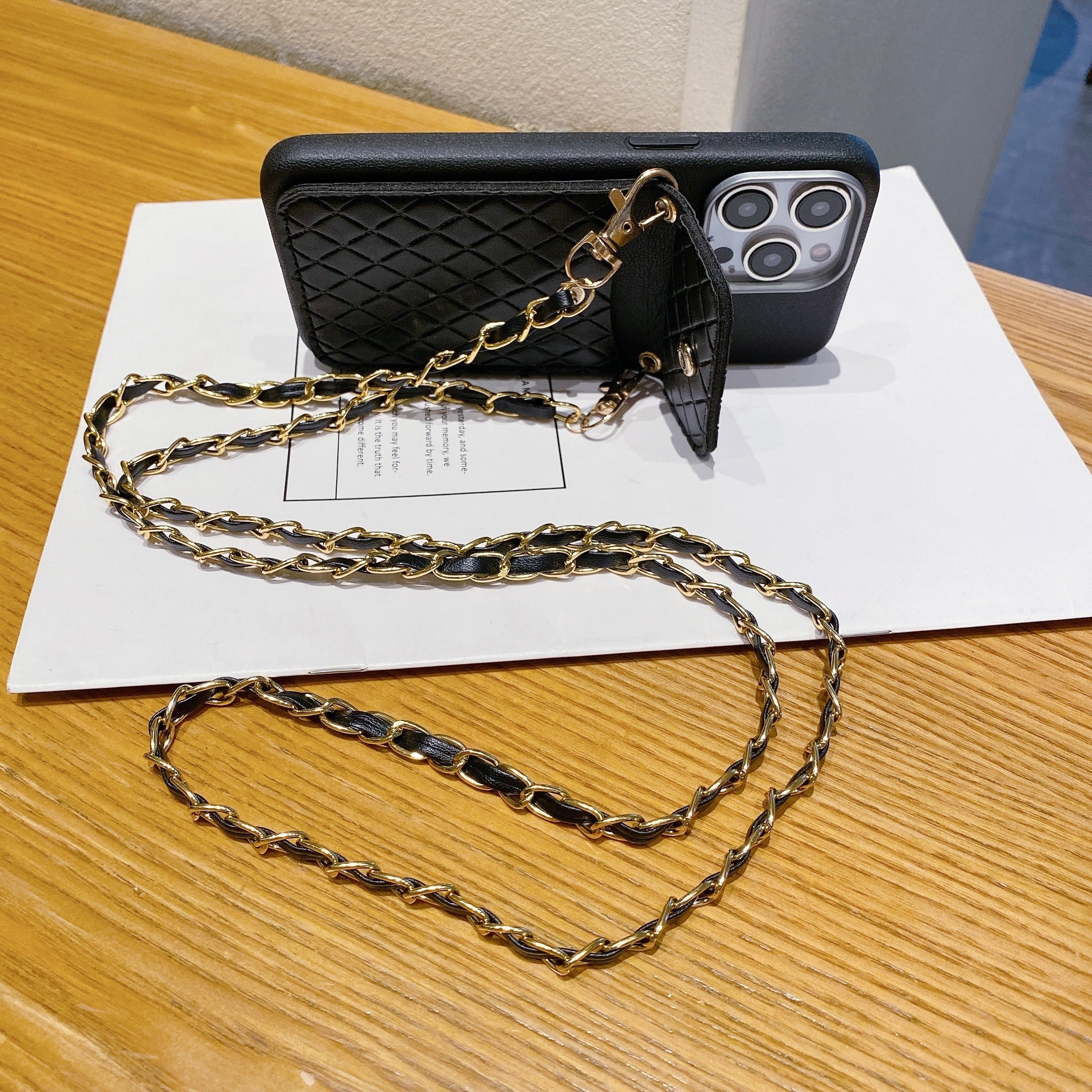 Black Texture Wallet With Golden Chain Silicon Phone Cases For iPhone 16 Pro Max