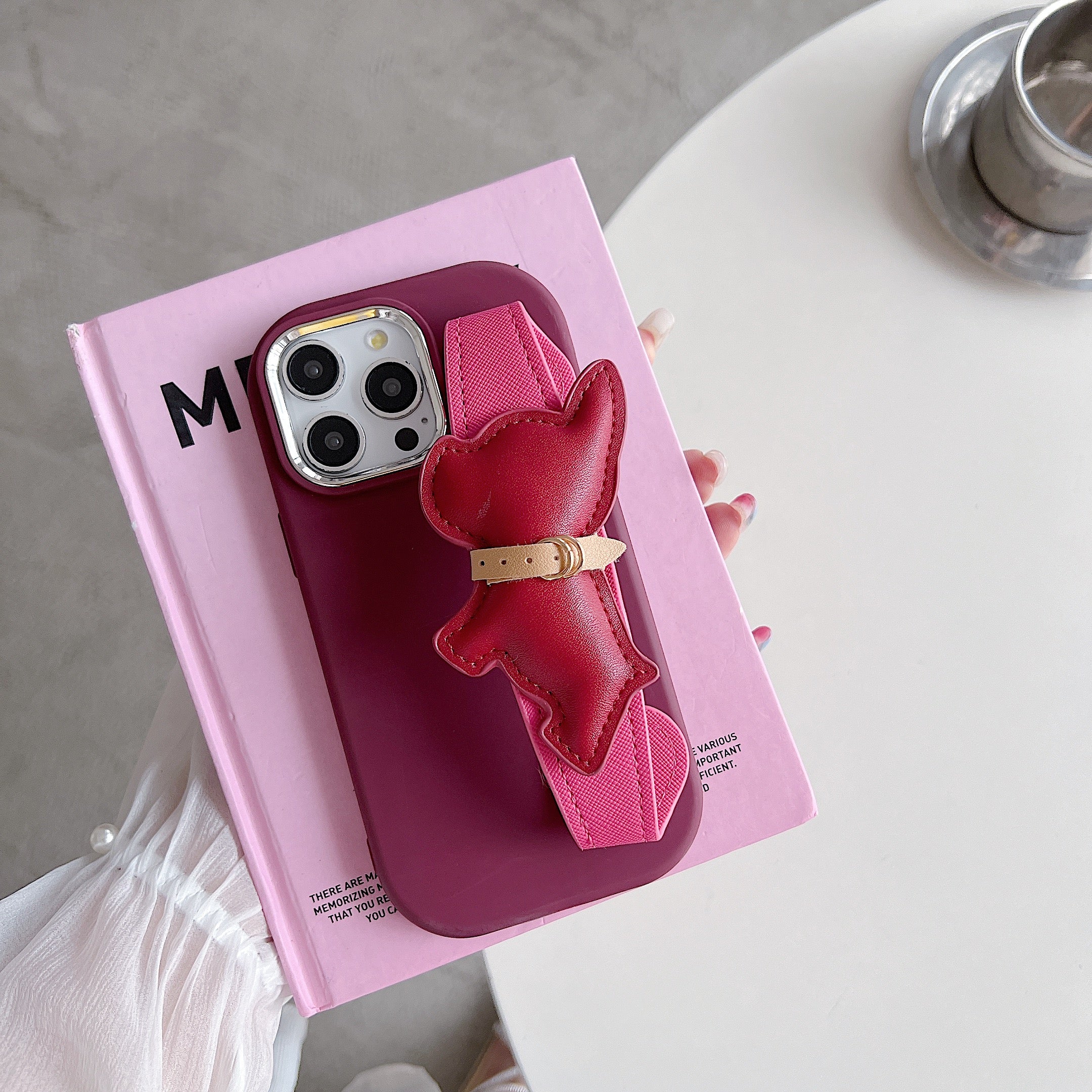 doggy-with-belt-silicon-phone-cases-for-iphone