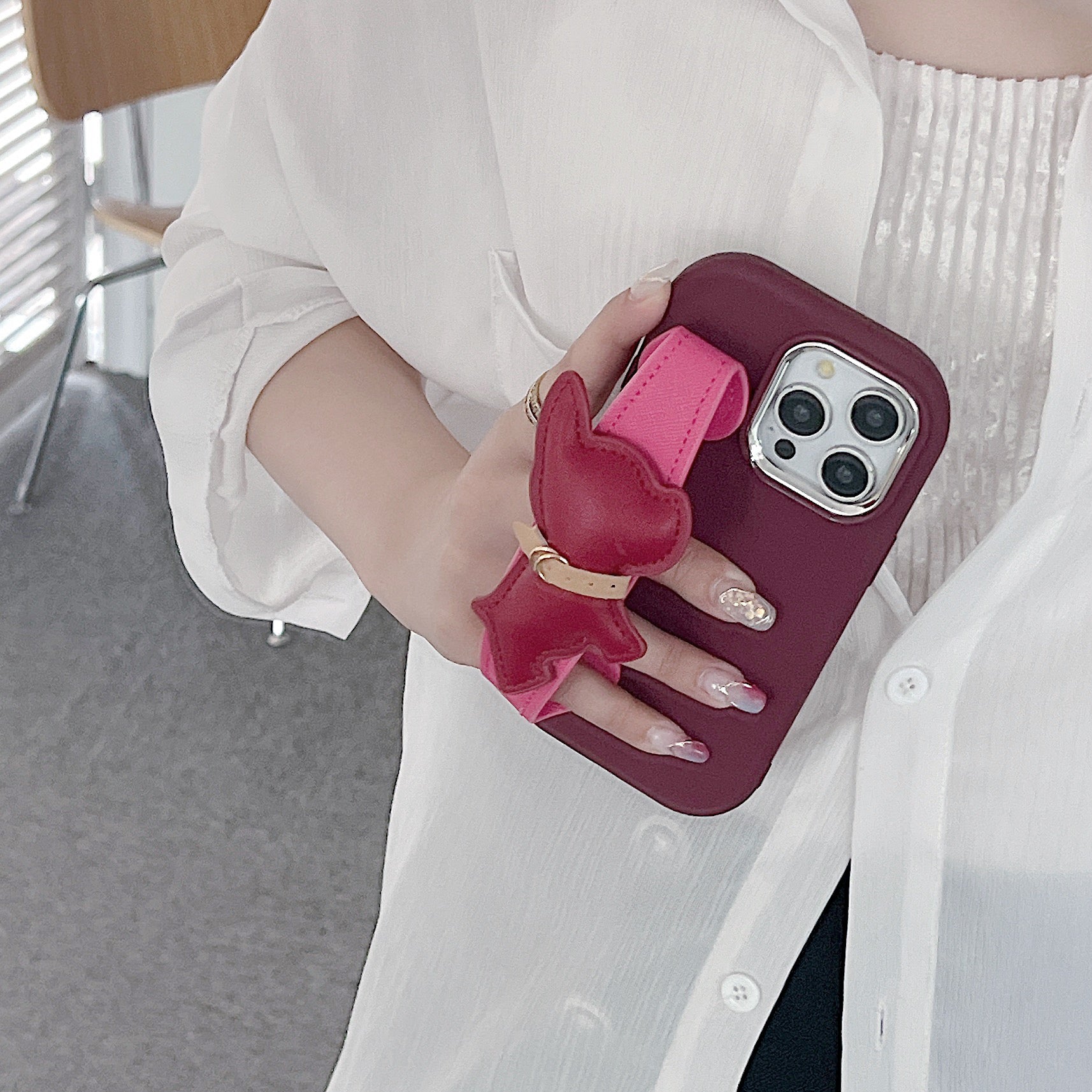 doggy-with-belt-silicon-phone-cases-for-iphone