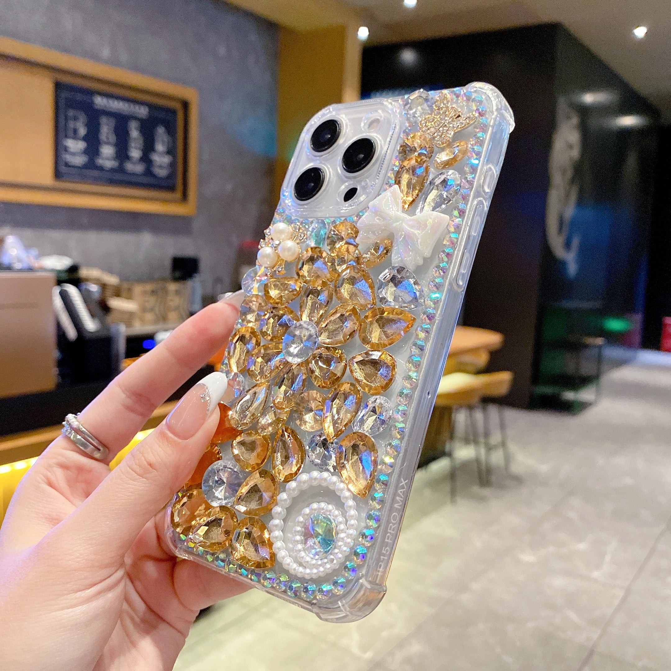 Golden Flower Silicon Phone Cases For iPhone 15