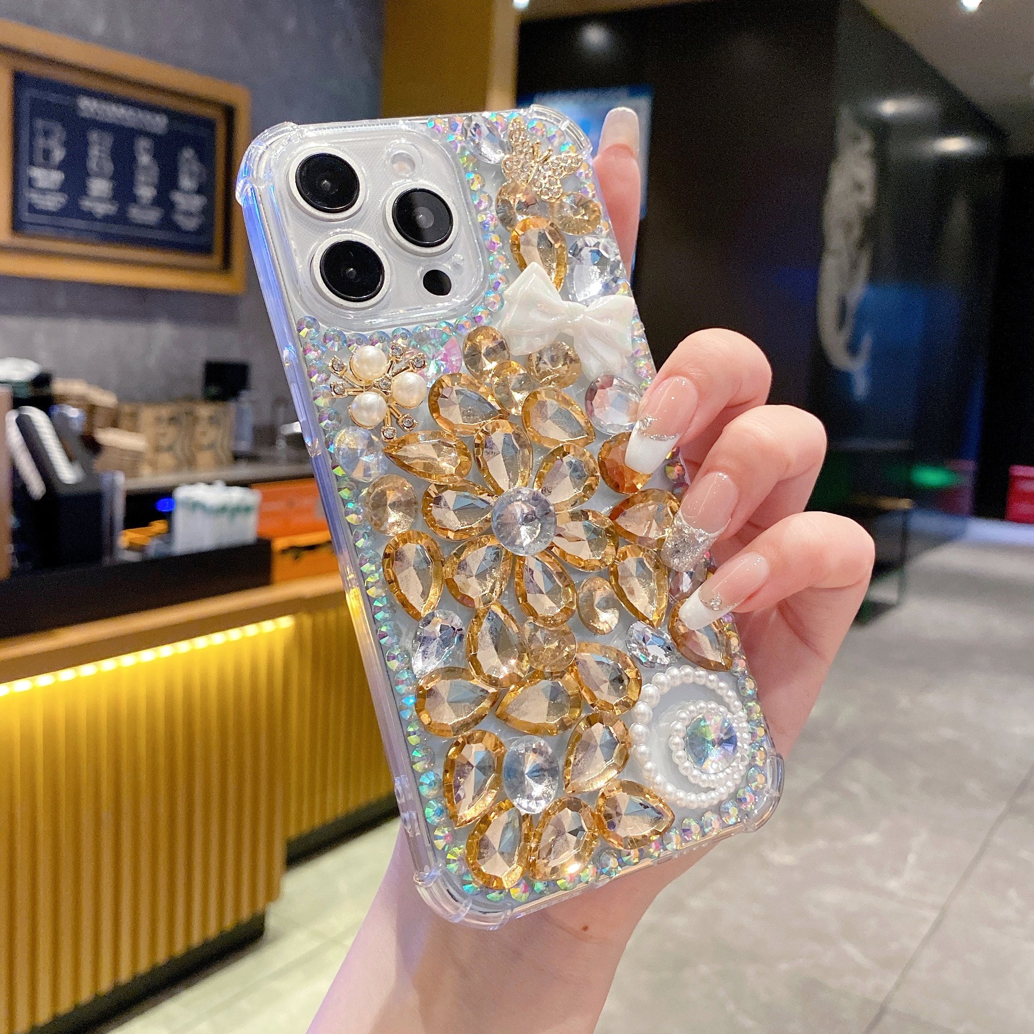 Golden Flower Silicon Phone Cases For iPhone 16 Pro Max