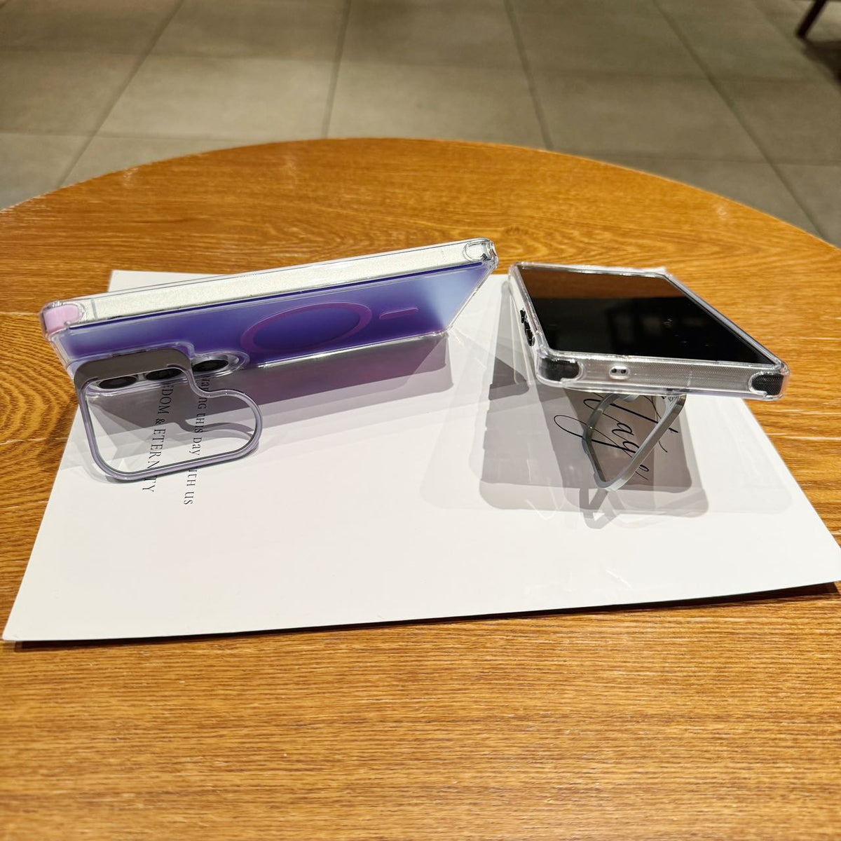 Holographic MagSafe Stand Case - Phone Case For Galaxy S25 Ultra