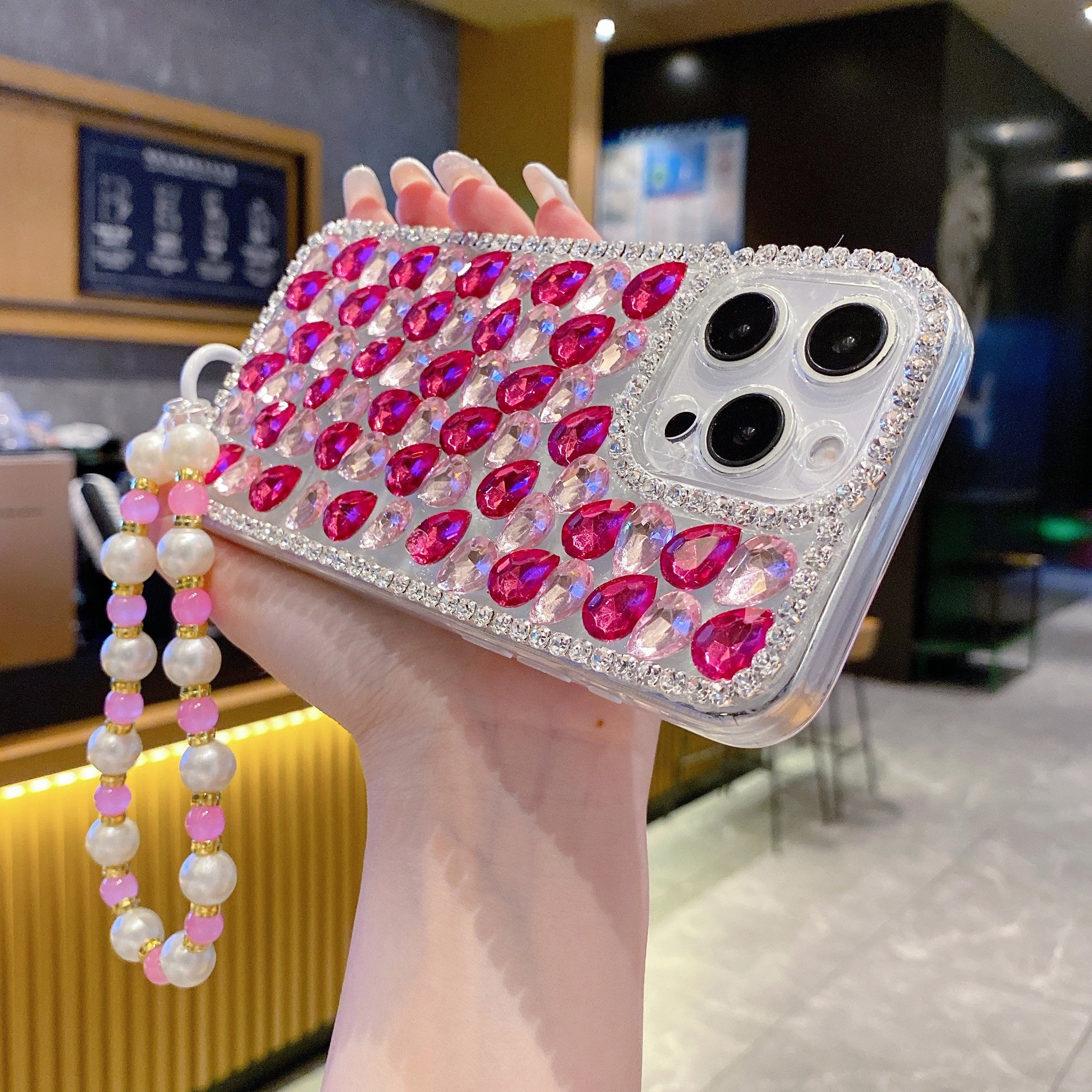 Pink Diamond With Pink Bracelet Silicon Phone Cases For iPhone 16 Pro Max